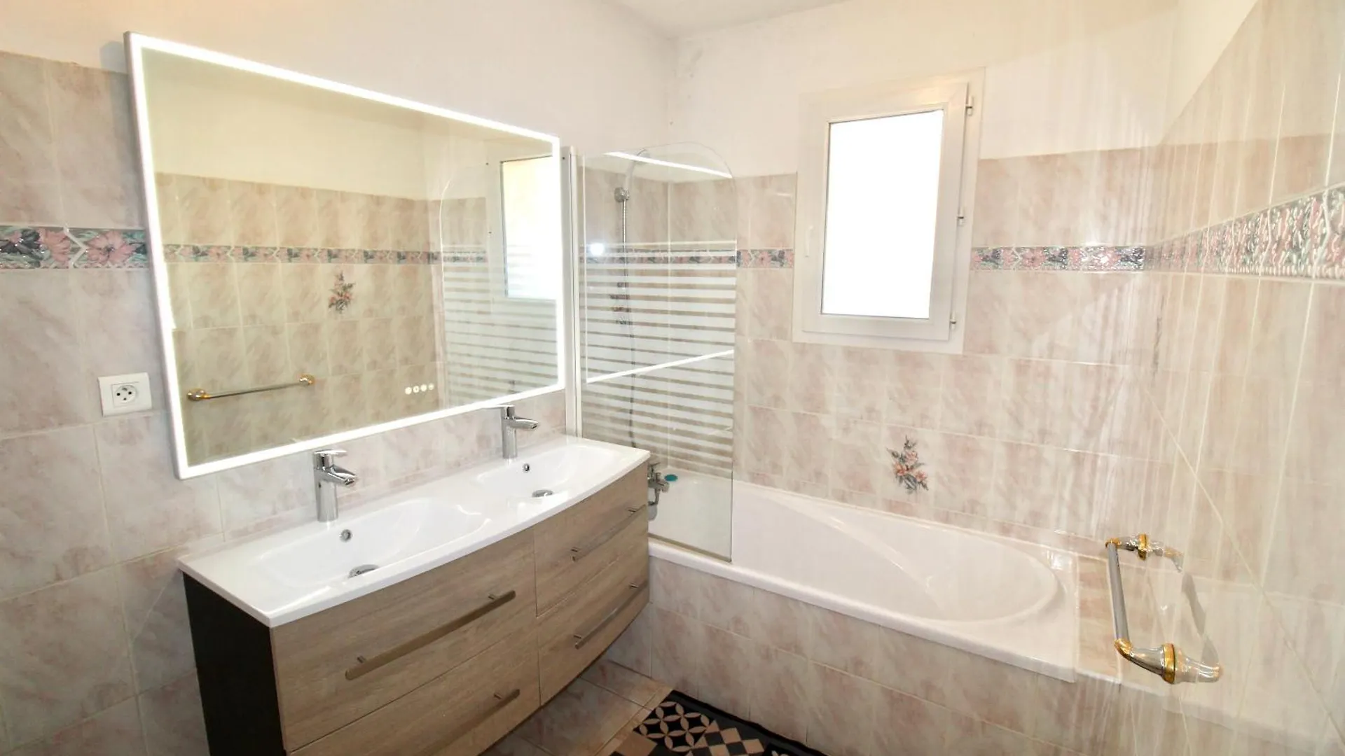 Bord De Mer, Villa 4 Chambres, Grand Jardin Martigues France